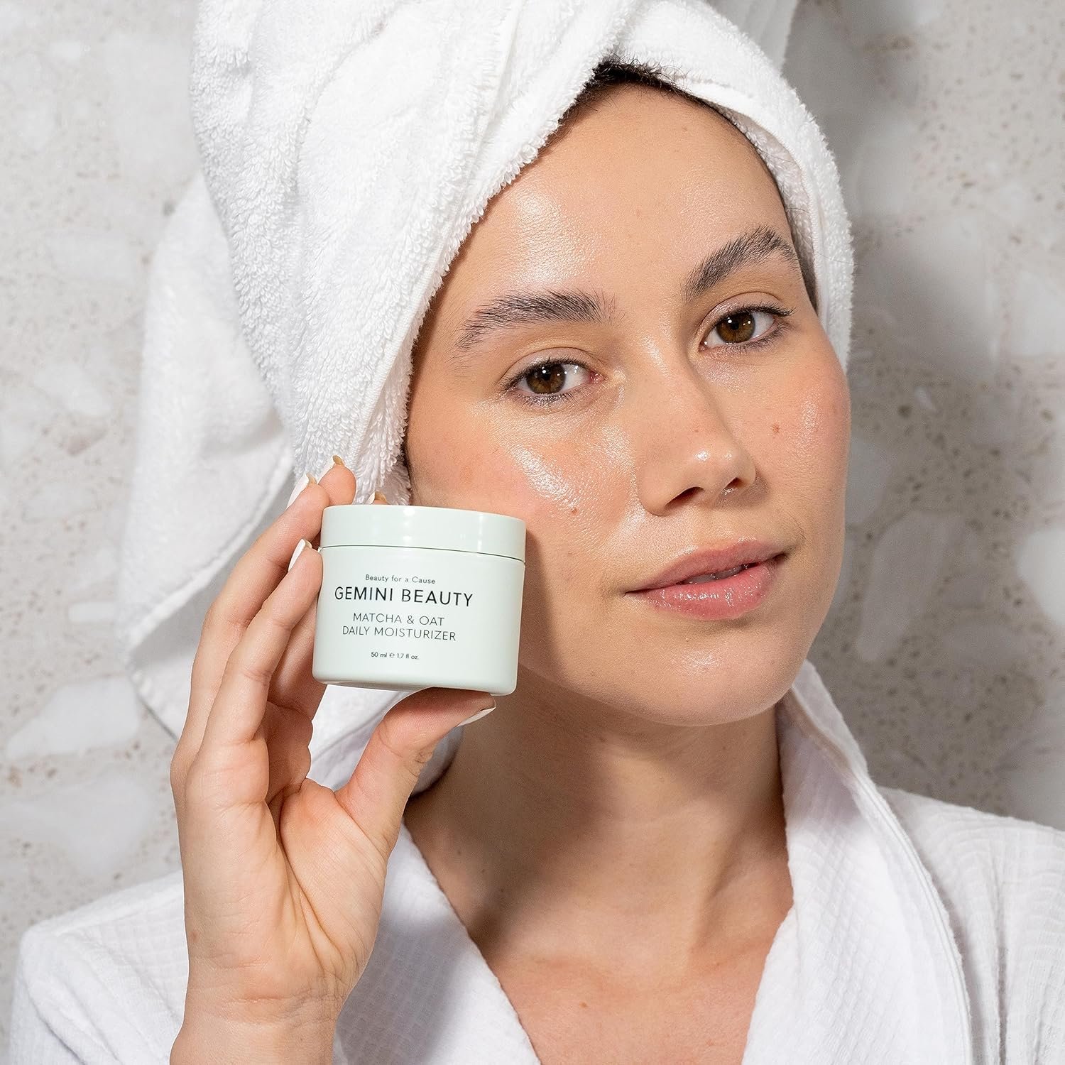 Review of Gemini Beauty Matcha & Oat Moisturizer: An Antioxidant Powerhouse for All Skin Types -2024